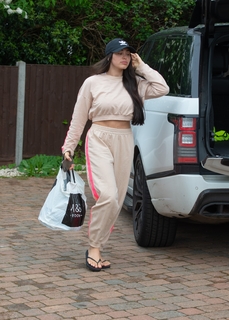 Marnie Simpson feet photo thumbnail