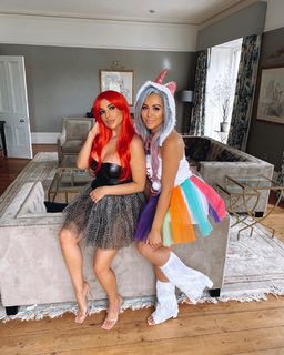 Marnie Simpson feet photo thumbnail