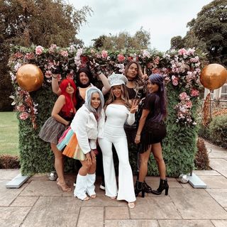 Marnie Simpson feet photo thumbnail