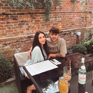 Marnie Simpson feet photo thumbnail