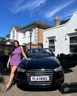 Marnie Simpson feet photo thumbnail