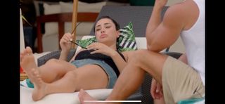 Marnie Simpson feet photo thumbnail