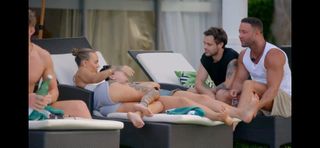 Marnie Simpson feet photo thumbnail