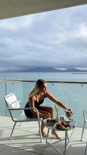 Marny Kennedy feet photo 1