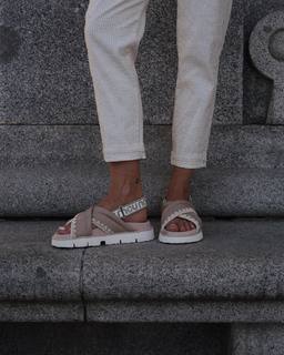 Marta Carriedo feet photo 18
