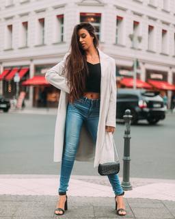 Marta Díaz feet photo thumbnail