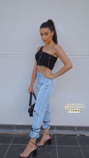 Marta Díaz feet photo thumbnail