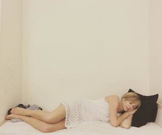 Marta Hazas feet photo thumbnail