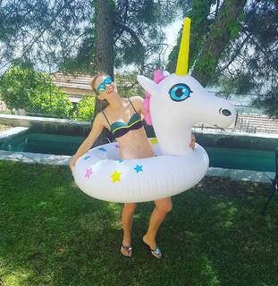 Marta Hazas feet photo thumbnail