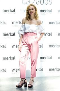 Marta Hazas feet photo thumbnail