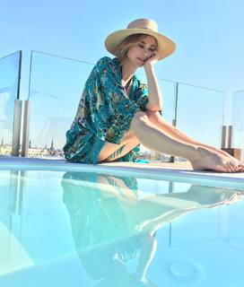 Marta Hazas feet photo thumbnail