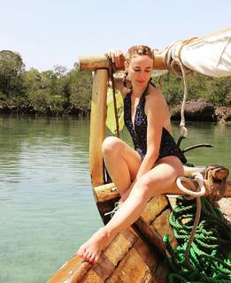 Marta Hazas feet photo thumbnail