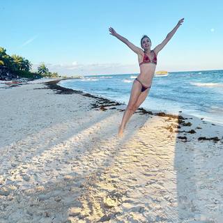 Marta Hazas feet photo thumbnail