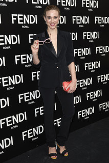 Marta Hazas feet photo thumbnail