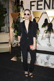 Marta Hazas feet photo thumbnail