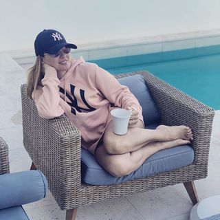 Marta Hazas feet photo thumbnail