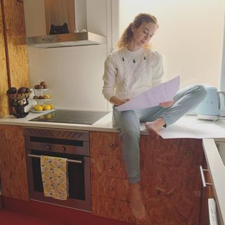 Marta Hazas feet photo thumbnail