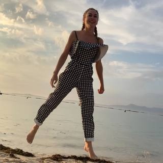 Marta Hazas feet photo thumbnail