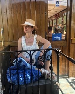 Marta Hazas feet photo thumbnail