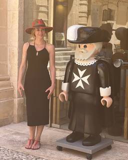 Marta Hazas feet photo thumbnail