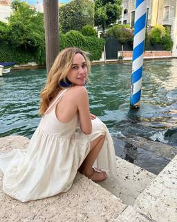 Marta Hazas feet photo thumbnail