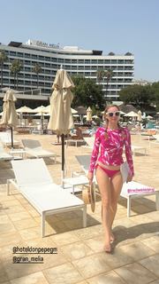 Marta Hazas feet photo thumbnail