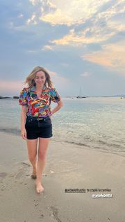 Marta Hazas feet photo thumbnail