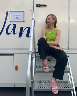 Marta Hazas feet photo thumbnail