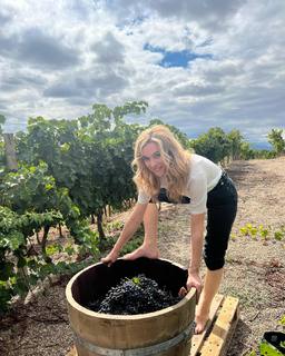 Marta Hazas feet photo thumbnail