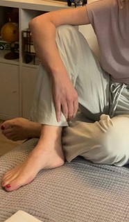 Marta Hazas feet photo thumbnail
