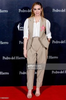 Marta Hazas feet photo thumbnail