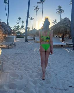 Marta Hazas feet photo thumbnail