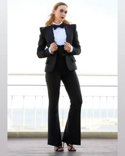 Marta Hazas feet photo thumbnail