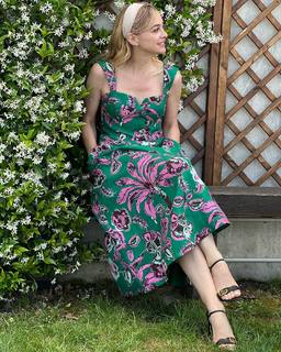 Marta Hazas feet photo thumbnail