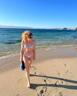 Marta Hazas feet photo thumbnail