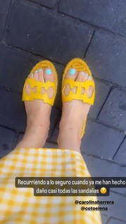 Marta Hazas feet photo thumbnail