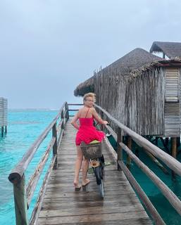 Marta Hazas feet photo thumbnail