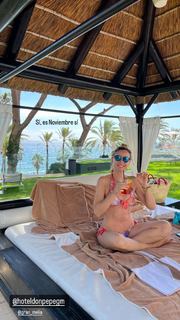 Marta Hazas feet photo thumbnail