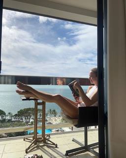 Marta Hazas feet photo thumbnail