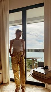 Marta Hazas feet photo thumbnail