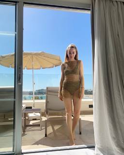 Marta Hazas feet photo thumbnail