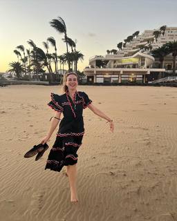 Marta Hazas feet photo thumbnail