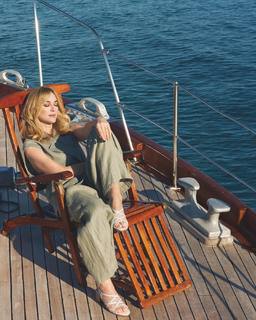 Marta Hazas feet photo thumbnail