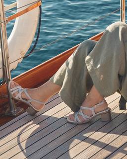 Marta Hazas feet photo thumbnail