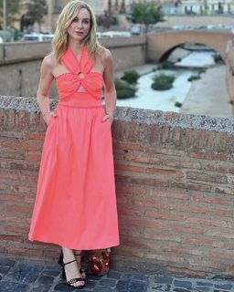 Marta Hazas feet photo thumbnail