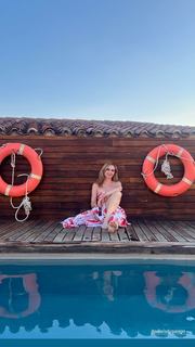 Marta Hazas feet photo thumbnail