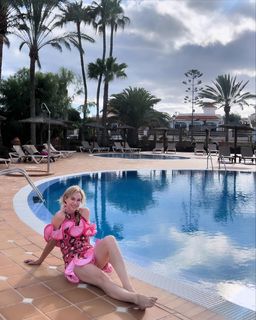 Marta Hazas feet photo thumbnail