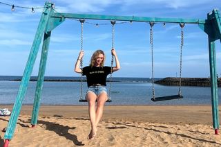 Marta Hazas feet photo thumbnail