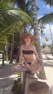 Marta Hazas feet photo thumbnail