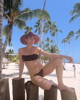 Marta Hazas feet photo thumbnail